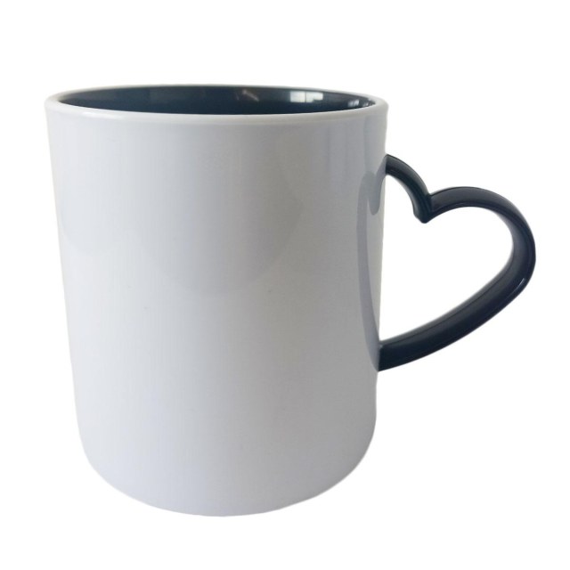 Caneca de Plástico Polímero 360ml Branca com Interior e Alça Coração Colorido para Sublimação (ADP) | Preta